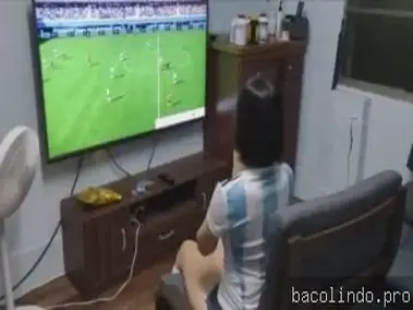 Lagi Main HP Malah Digarap Kasar Sampe Crot